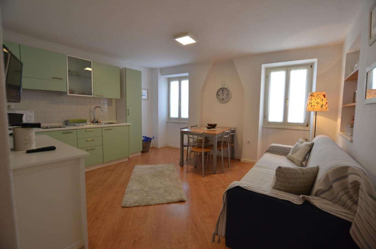 Stella 2 Sea View Apartment Ρόβινι Εξωτερικό φωτογραφία