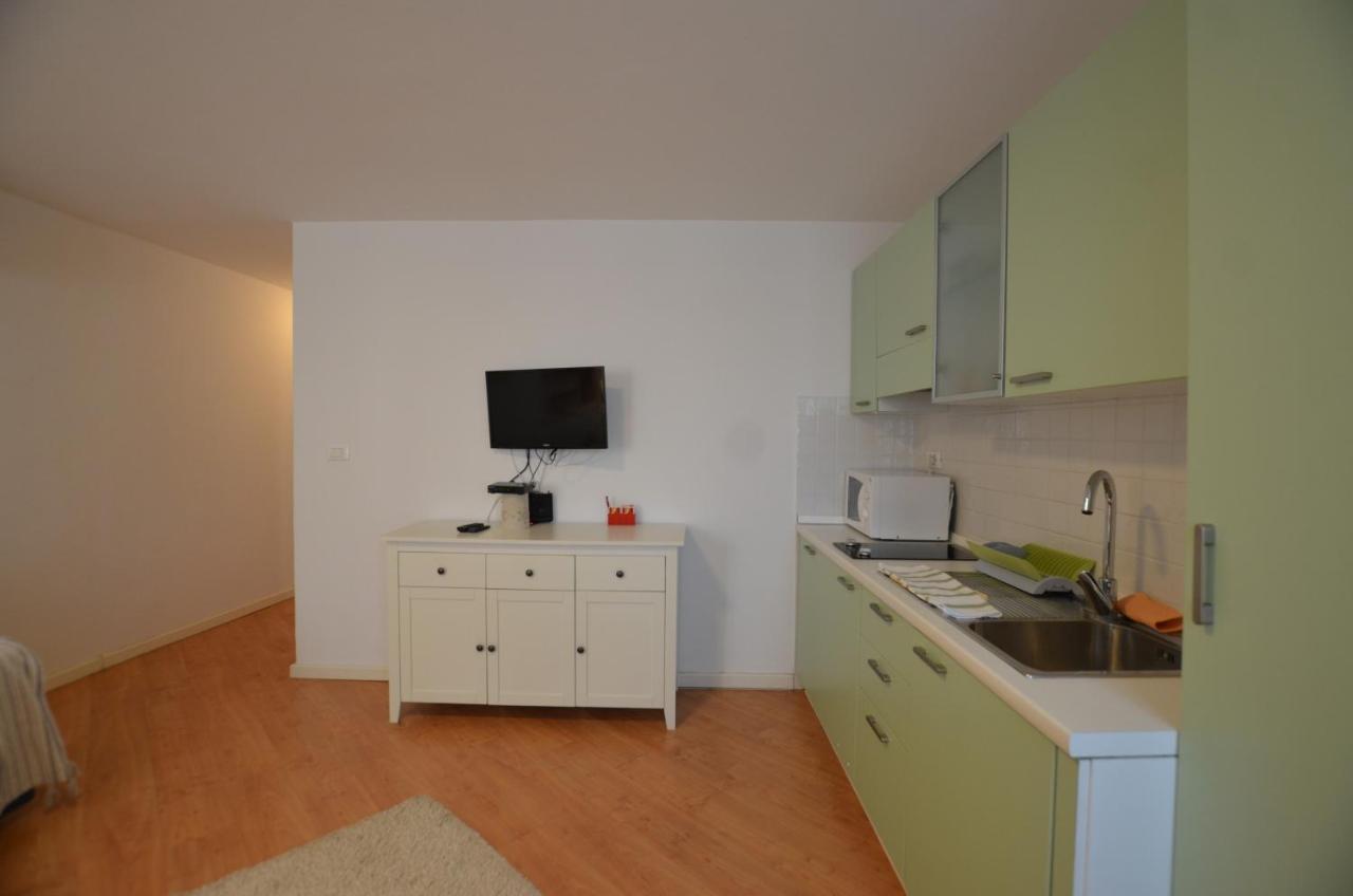 Stella 2 Sea View Apartment Ρόβινι Εξωτερικό φωτογραφία
