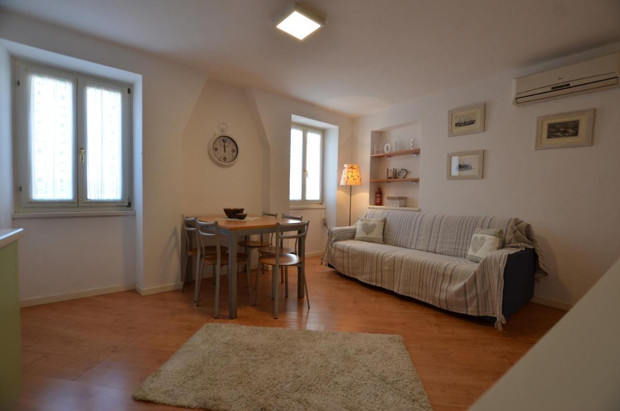 Stella 2 Sea View Apartment Ρόβινι Εξωτερικό φωτογραφία